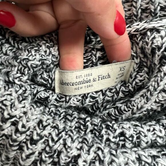 Abercrombie & Fitch cowl neck turtleneck sweater - Picture 7 of 7